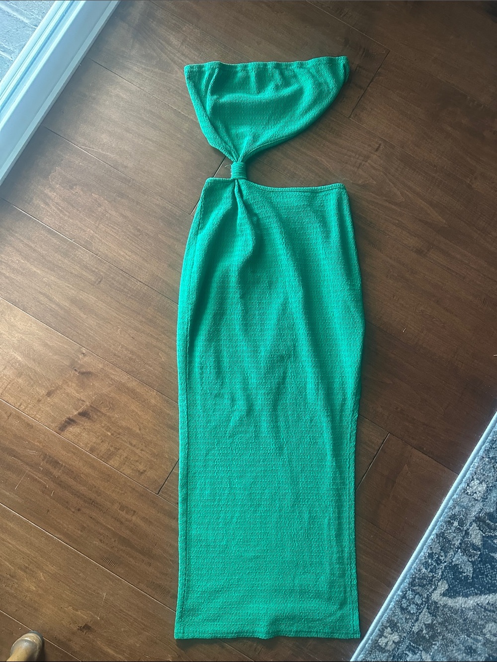 Green Cutout Maxi Dress - Women's Sleek Summer Style